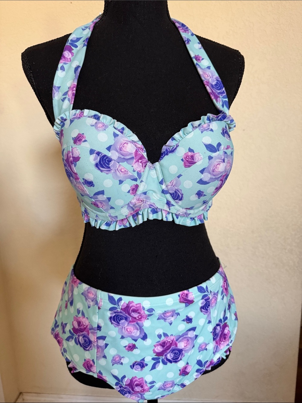 Hot topic floral bikini top size medium bottoms size large